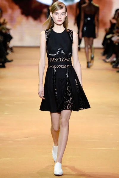 Look 11